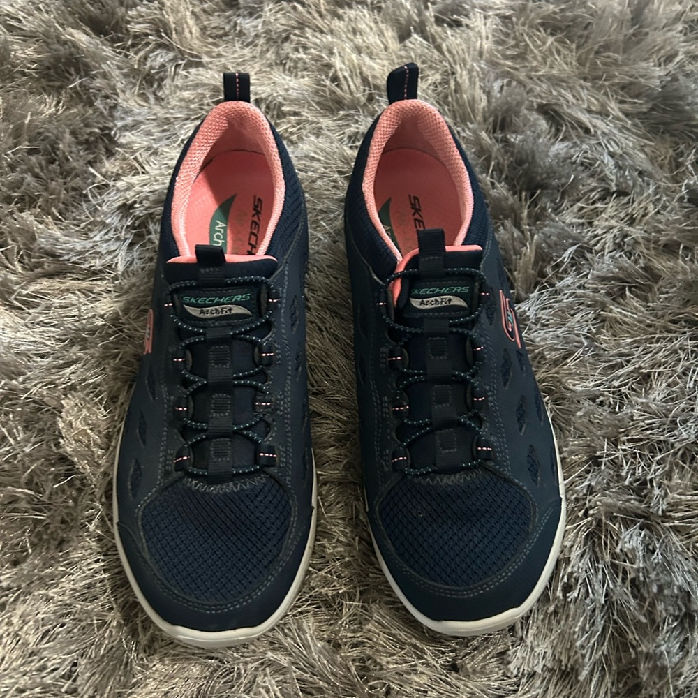 Skechers 7.5